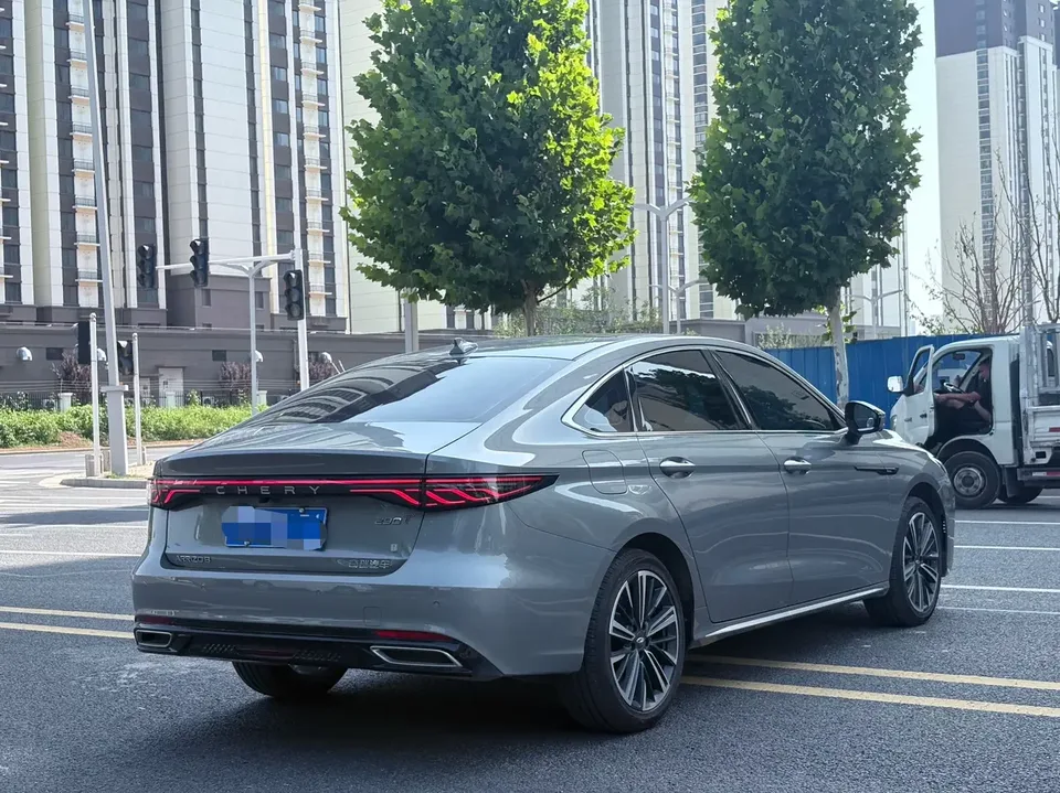 Chery Arrizo 8 PRO Arrizo 8 PRO 2025 1.6T DCT Luxury Model 2025 — миниатюра 2