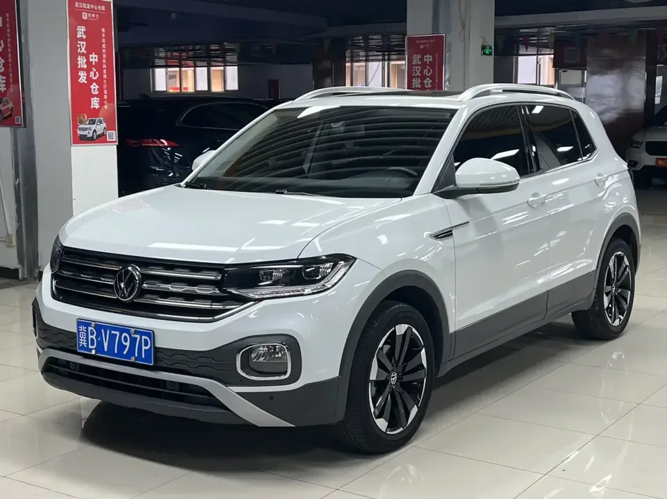 Volkswagen Explore the shadows Explore the shadows 2021 1.5L Automatic Joy-Link Edition 2022 — photo 1, buy with delivery to Moscow
