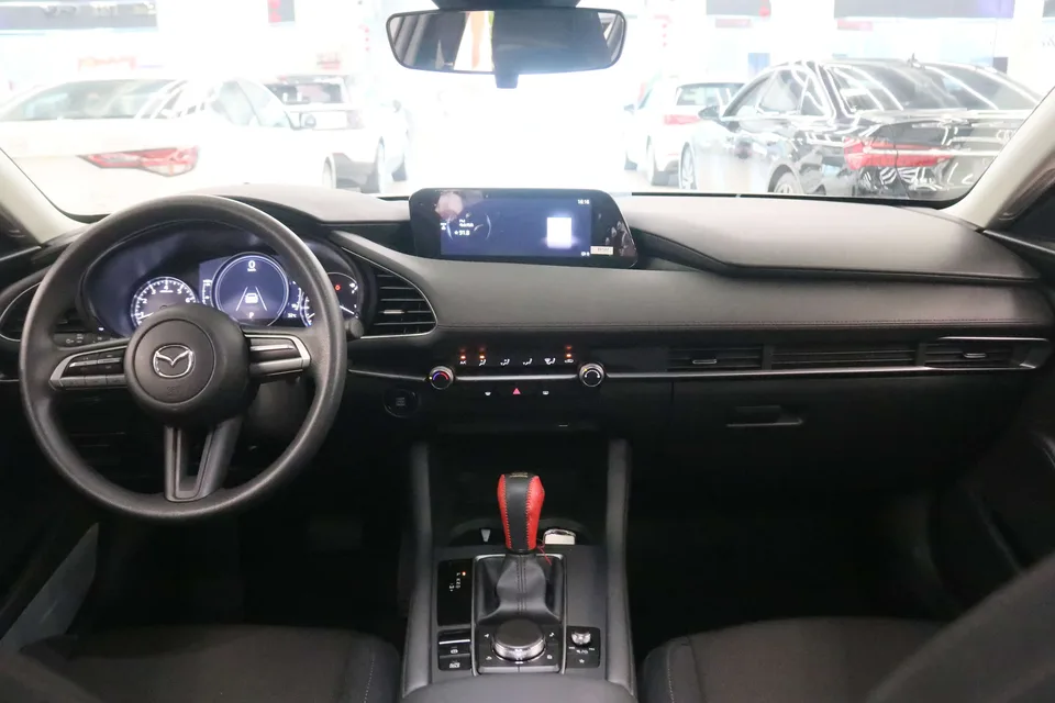Mazda Axela Mazda3 Angkesela 2023 2.0L Automatic Quality Edition 2023 — thumbnail 3