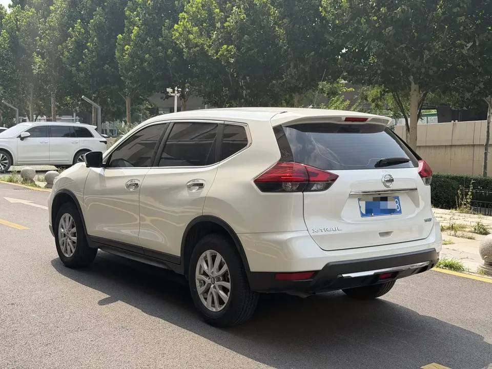 Nissan X-Trail Qijun 2023 Classic Edition 2.0L 2WD Smart Link Premium Edition 2024 — thumbnail 4