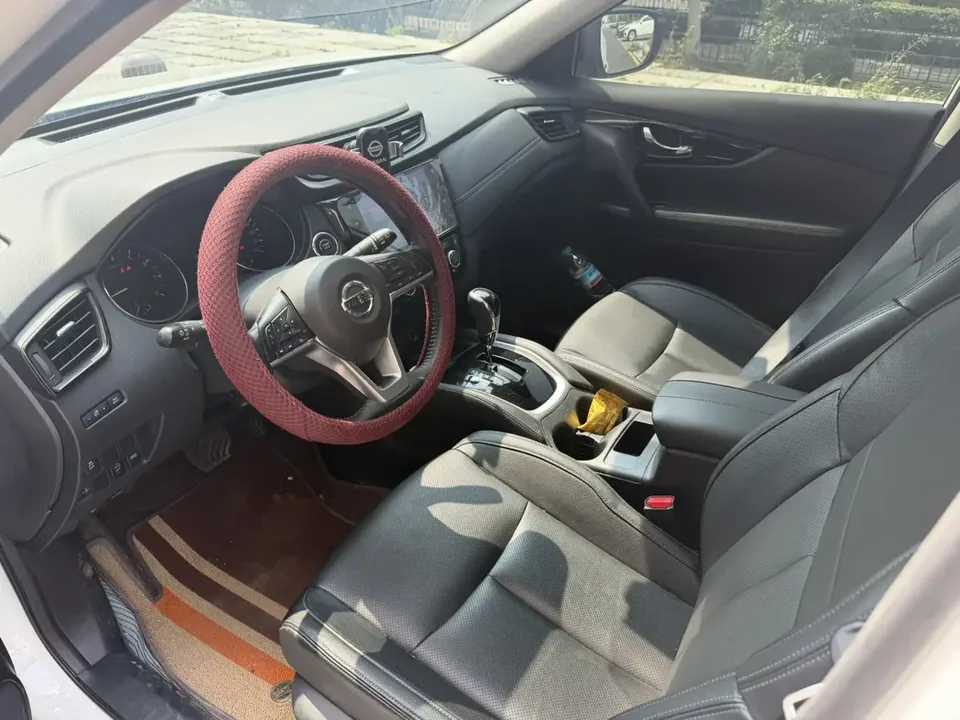 Nissan X-Trail Qijun 2023 Classic Edition 2.0L 2WD Smart Link Premium Edition 2024 — thumbnail 5