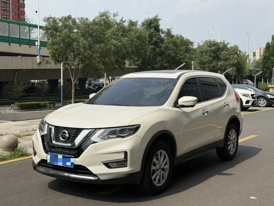 Nissan X-Trail Qijun 2023 Classic Edition 2.0L 2WD Smart Link Premium Edition 2024 — photo 1, buy with delivery to Moscow