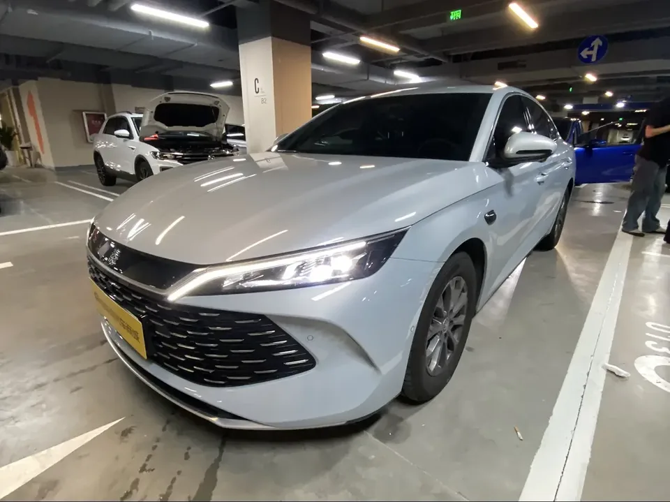 BYD Qin L DM Qin L DM 2025 Intelligent Driving Edition DM-i 80KM Leading Edition 2025 — photo 1, buy with delivery to Moscow