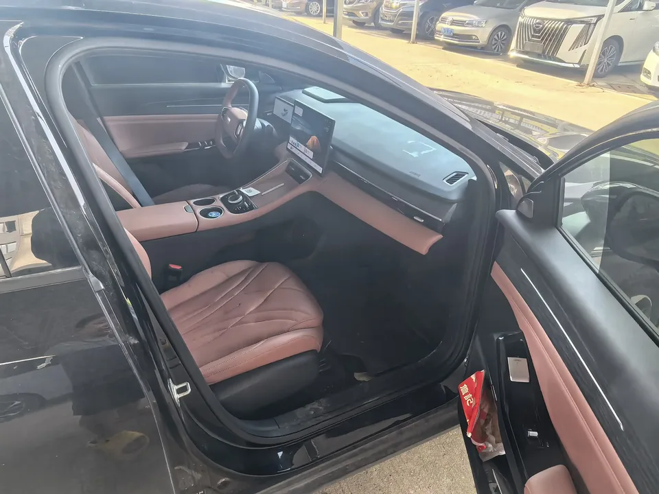 Geely Galaxy L6 Galaxy L6 2025 1.5 EM-i DHT 140KM Exploration+ Edition 2025 — thumbnail 3