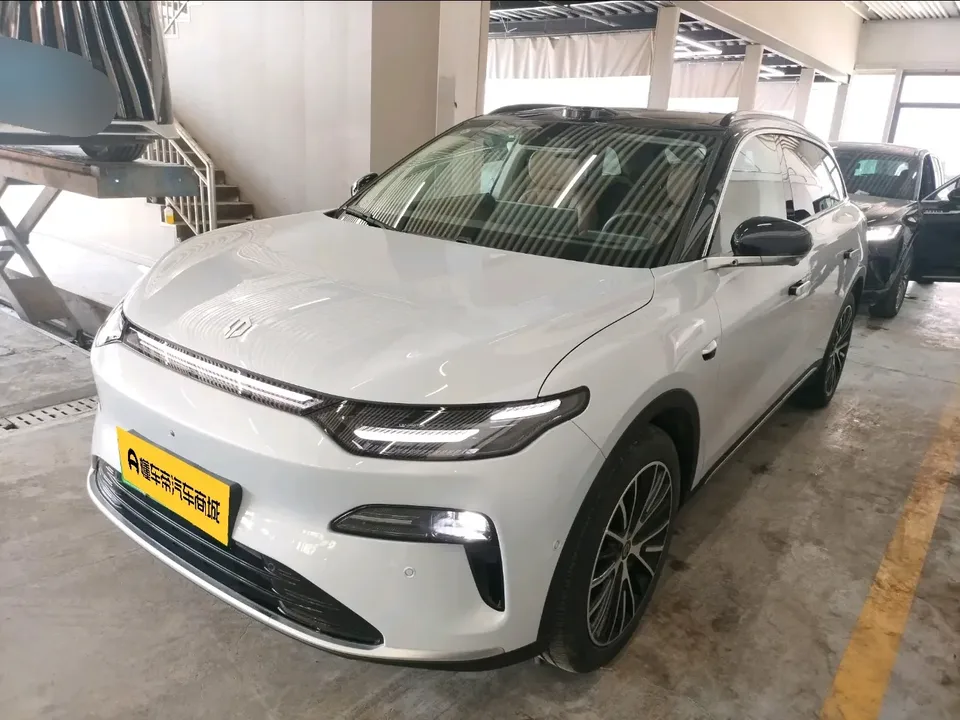 Leapmotor Zero running C11 Zero running C11 2026 Pure electric version 640 LiDAR Zhizun version 2025 — photo 1, buy with delivery to Moscow
