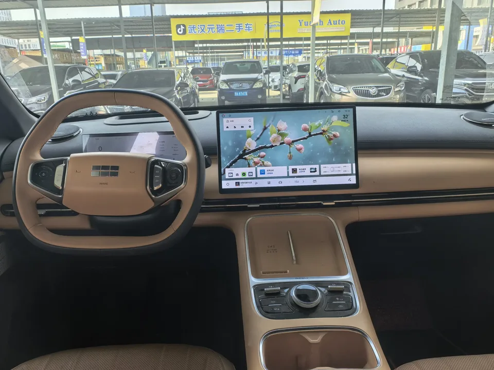 Geely Galaxy Starship 7 EM-i Galaxy Starship 7 EM-i 2025 120KM Exploration+ 2024 — thumbnail 2