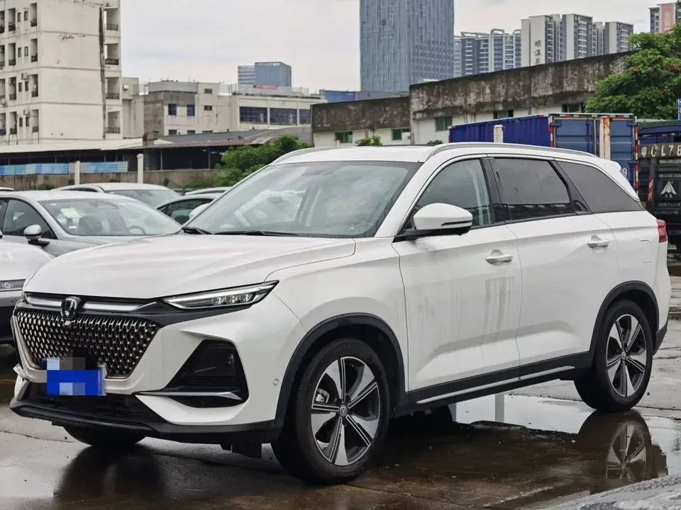 Changan X7 PLUS Changan X7 PLUS 2024 1.5T DCT Honor Edition 7 Seaters 2024 — photo 1, buy with delivery to Moscow