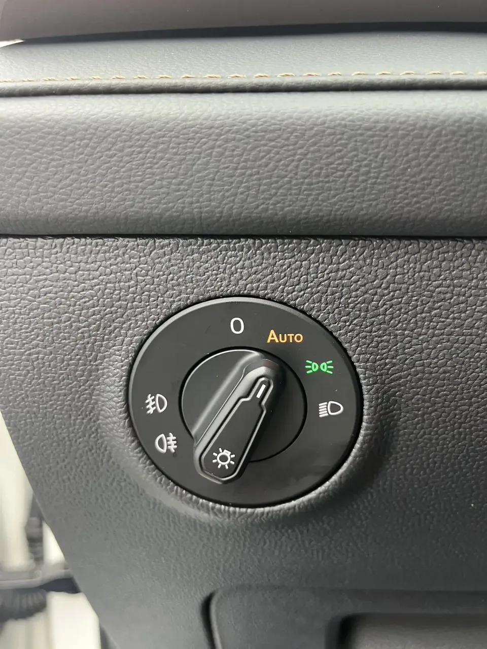 Volkswagen Tharu tuyue 2022 280TSI 2WD Deluxe Edition 2023 — thumbnail 4