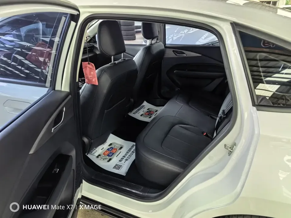 Wuling Starlight PHEV Wuling Starlight PHEV 2024 Co-creation Edition 150 Standard 2024 — миниатюра 3