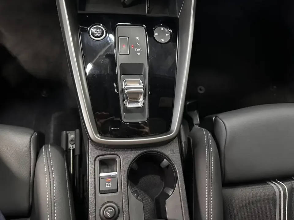 Audi A3 Audi A3 2023 Sportback 35 TFSI Stylish and sporty 2023 — thumbnail 4