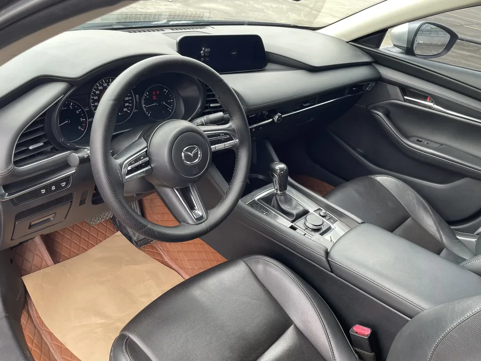 Mazda Axela Mazda3 Angkesela 2021 2.0L Automatic Premium Edition 2022 — thumbnail 3