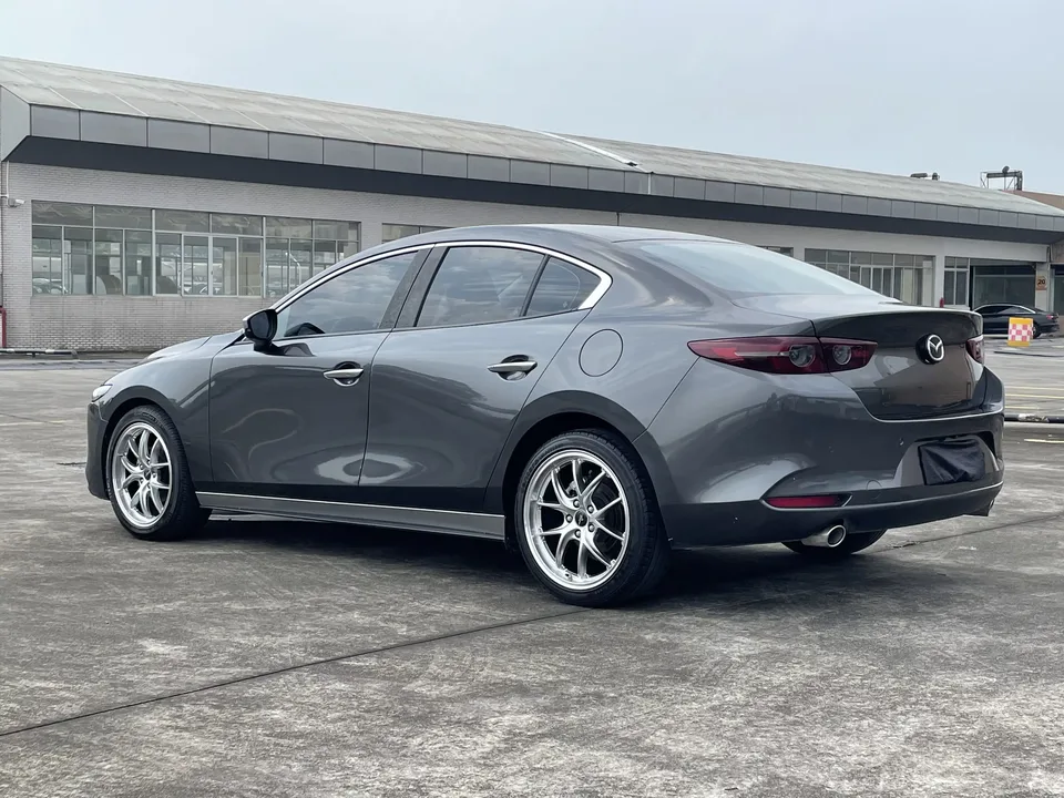 Mazda Axela Mazda3 Angkesela 2021 2.0L Automatic Premium Edition 2022 — thumbnail 4
