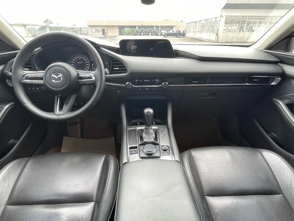 Mazda Axela Mazda3 Angkesela 2021 2.0L Automatic Premium Edition 2022 — thumbnail 5