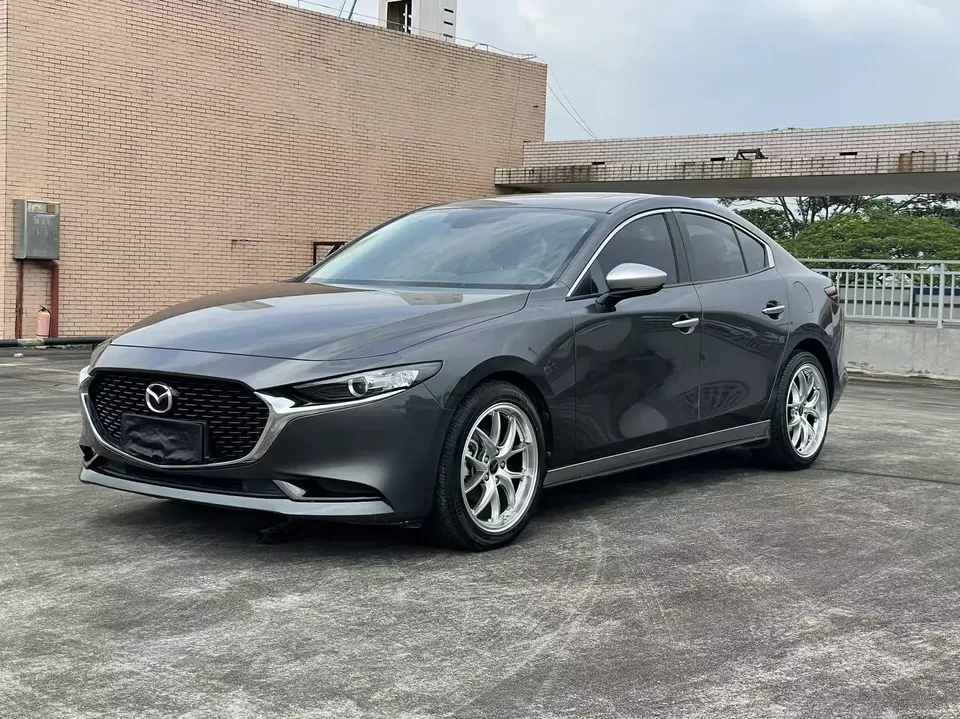 Mazda Axela Mazda3 Angkesela 2021 2.0L Automatic Premium Edition 2022 — photo 1, buy with delivery to Moscow