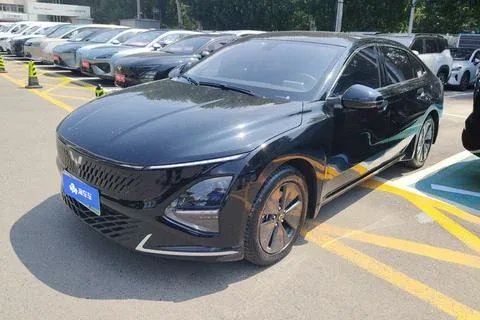 Wuling Starlight PHEV Wuling Starlight PHEV 2024 Co-creation Edition 150 Standard 2025 — фото 1, купить с доставкой в Москву