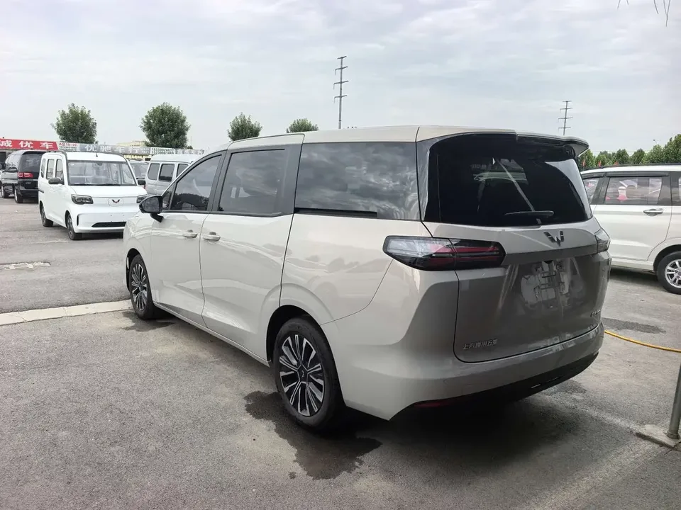 Wuling Starlight 730 Starlight 730 2025 1.5T CVT Elite 2026 — thumbnail 4