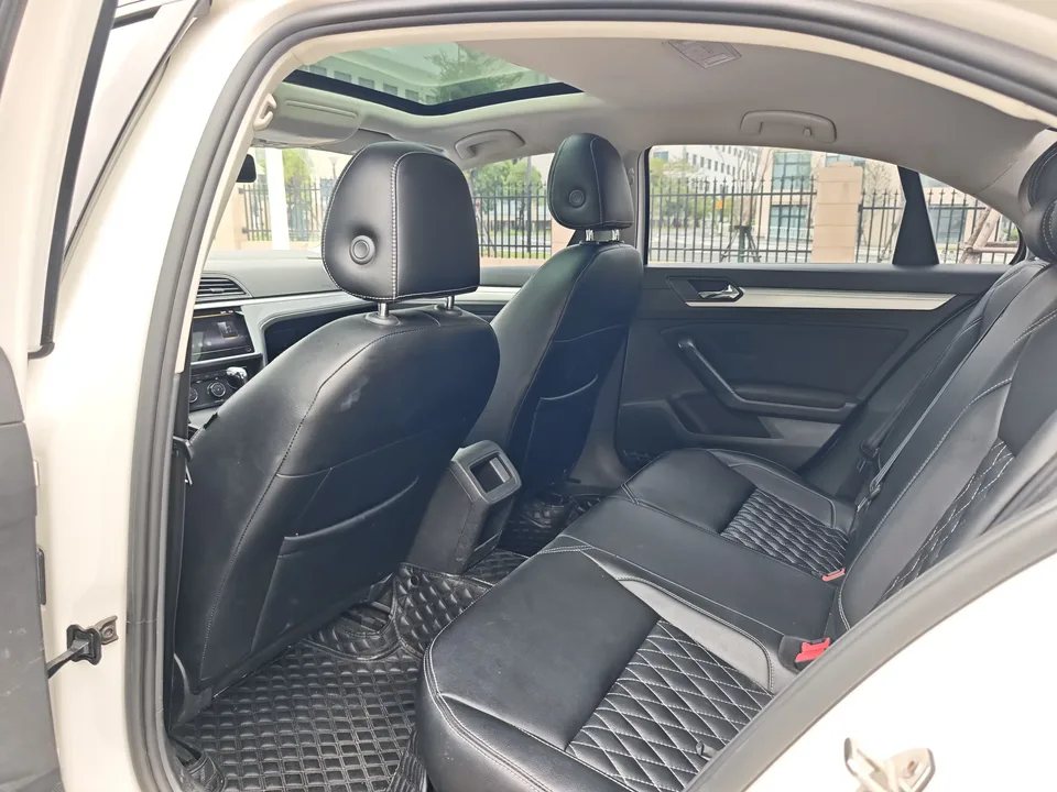 Volkswagen Lamando Lingdu 2021 230TSI DSG Fashion Edition 2022 — thumbnail 3