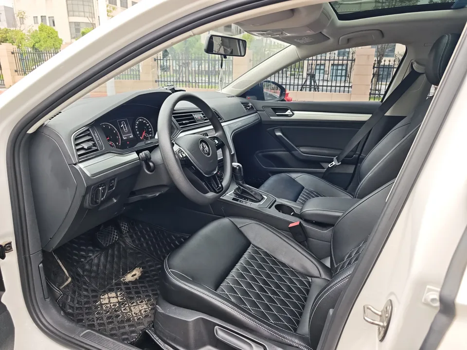Volkswagen Lamando Lingdu 2021 230TSI DSG Fashion Edition 2022 — thumbnail 5