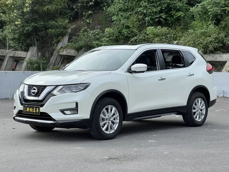 Nissan X-Trail Qijun 2023 Classic Edition 2.0L 2WD Smart Link Premium Edition 2024 — photo 1, buy with delivery to Moscow