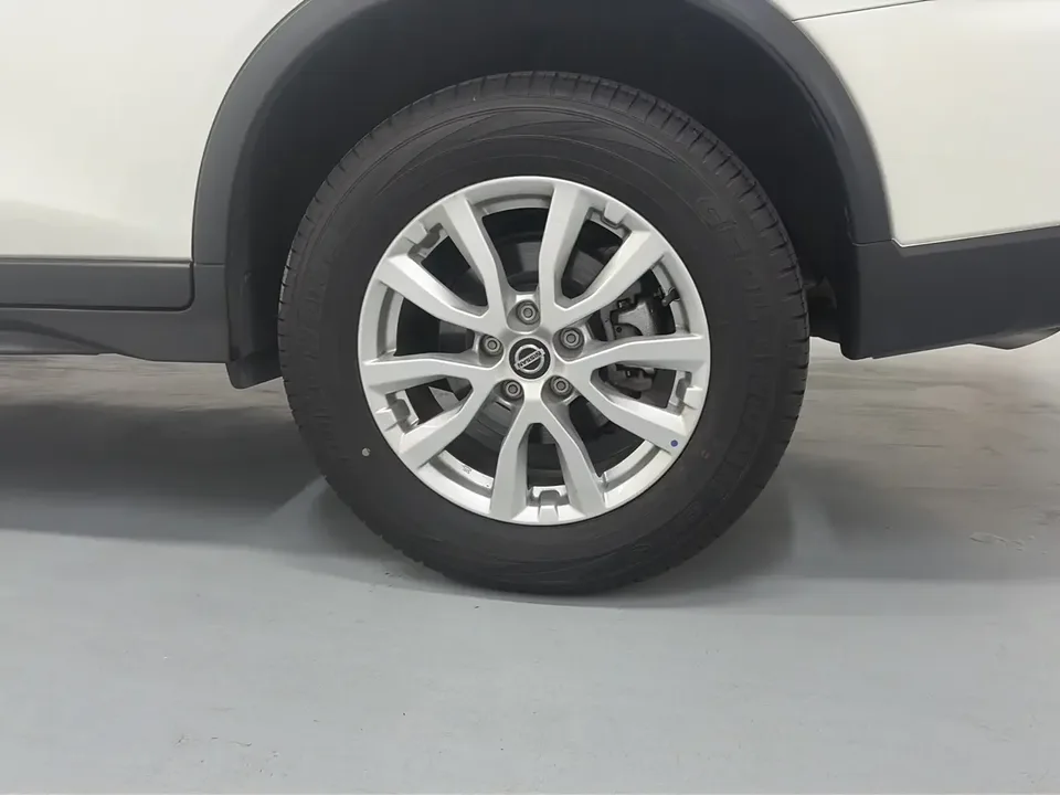 Nissan X-Trail Qijun 2023 Classic Edition 2.0L 2WD Smart Comfort Edition 2025 — thumbnail 3