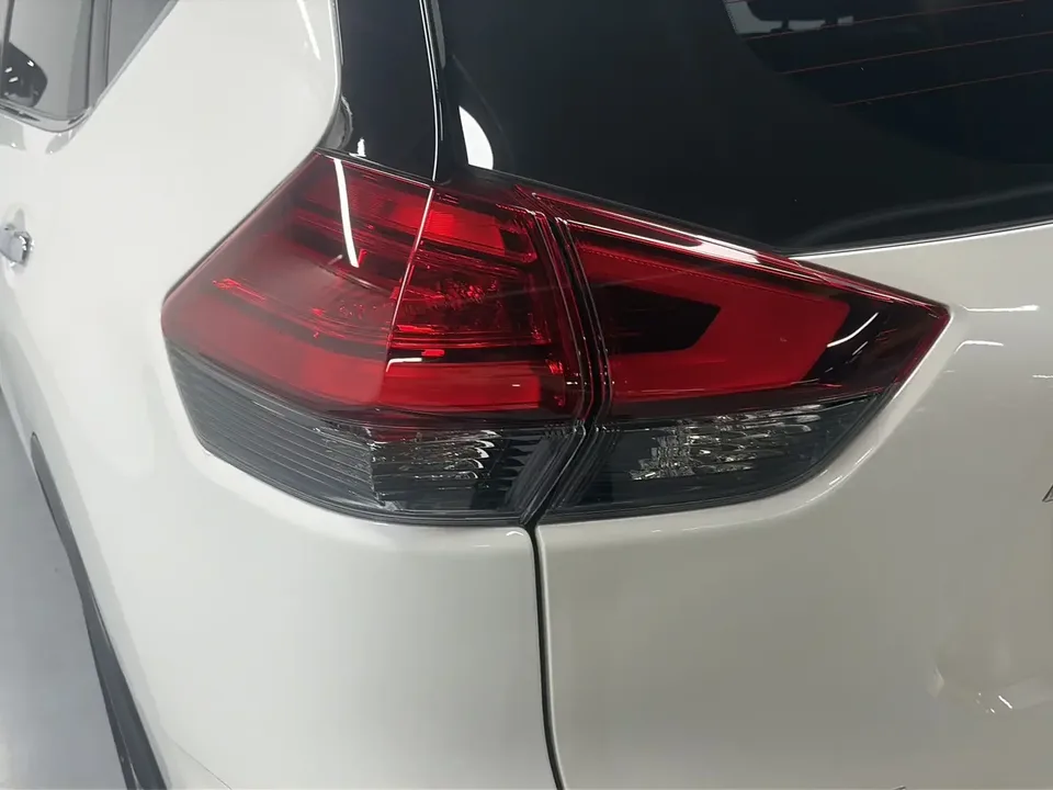 Nissan X-Trail Qijun 2023 Classic Edition 2.0L 2WD Smart Comfort Edition 2025 — thumbnail 4
