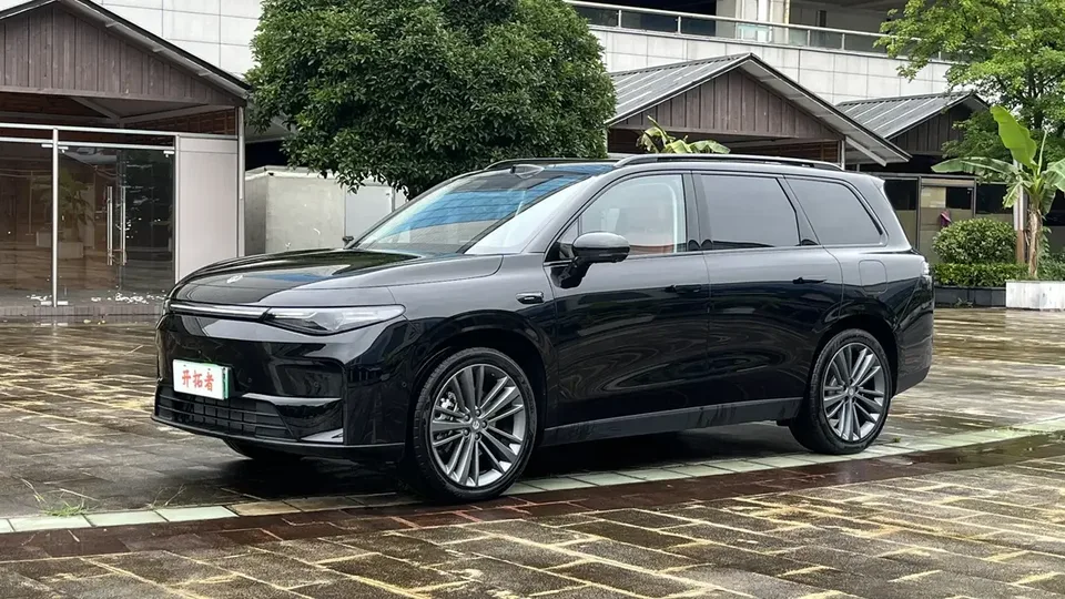 Leapmotor C16 Leapmotor C16 2026 Extended-range 280 LiDAR Premium Edition 6-seater 2025 — photo 1, buy with delivery to Moscow