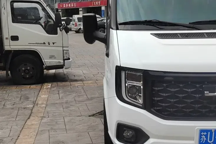 Jiangling Fushun Fushun 2024 2.0T manual diesel mid-axle low-top commercial multi-purpose passenger car 6 seats 2025 — thumbnail 3