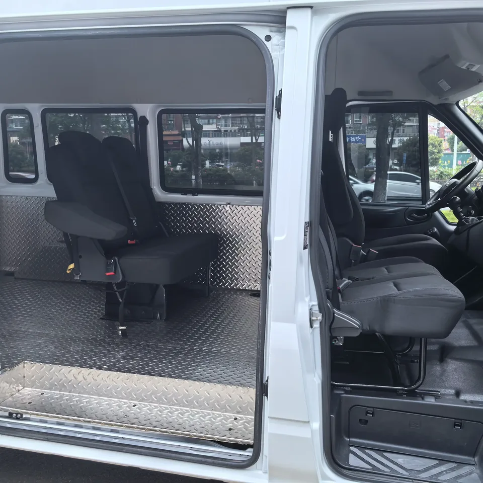 Jiangling Fushun Fushun 2024 2.0T manual diesel short-axle mid-top commercial multi-purpose passenger car 5 seats 2024 — thumbnail 3