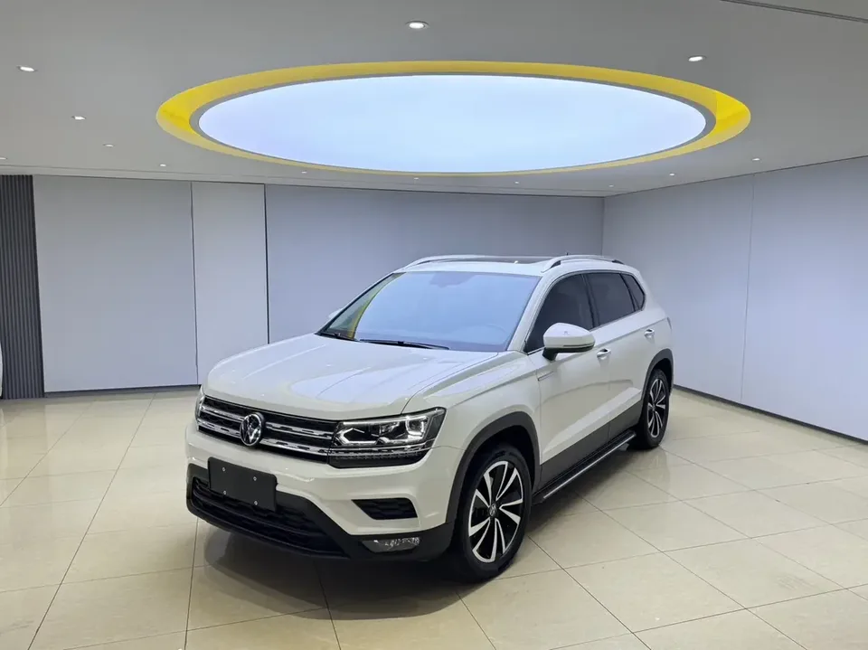 Volkswagen Tharu tuyue 2022 280TSI 2WD Deluxe Edition 2022 — photo 1, buy with delivery to Moscow