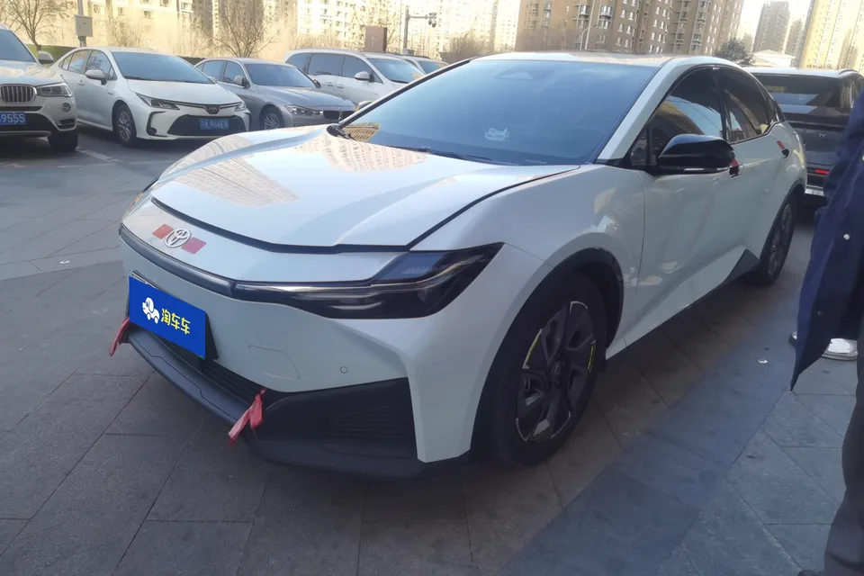 Toyota bZ3 Toyota bZ3 2023 Elite PRO 2023 — фото 1, купить с доставкой в Москву