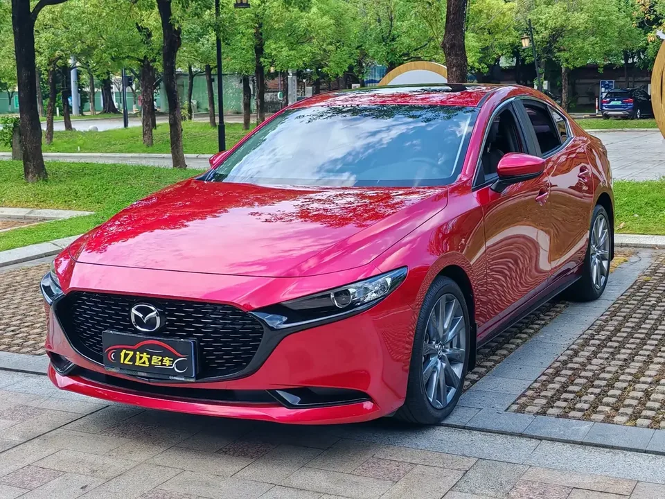 Mazda Axela Mazda3 Angkesela 2023 2.0L Automatic Elegant Edition 2023 — photo 1, buy with delivery to Moscow