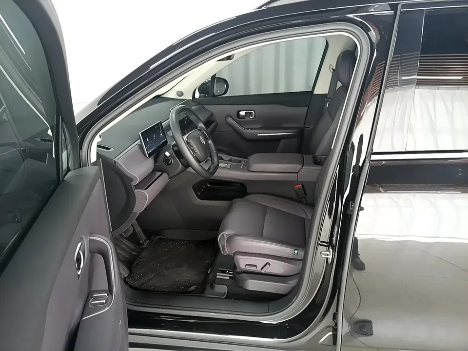 Leapmotor C16 Leapmotor C16 2024 Extended Range 200 Premium Edition 2024 — thumbnail 5