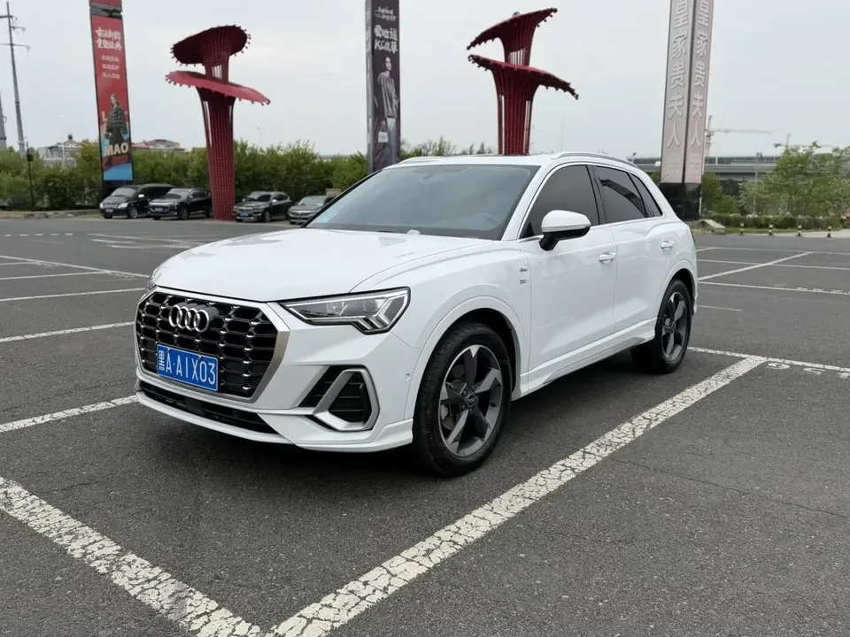 Audi Q3 Audi Q3 2022 35 TFSI Stylish Dynamic 2022 — photo 1, buy with delivery to Moscow