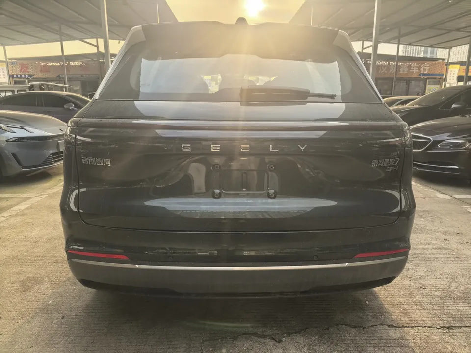 Geely Galaxy Starship 7 EM-i Galaxy Starship 7 EM-i 2026 135KM Starship Edition 2026 — thumbnail 2