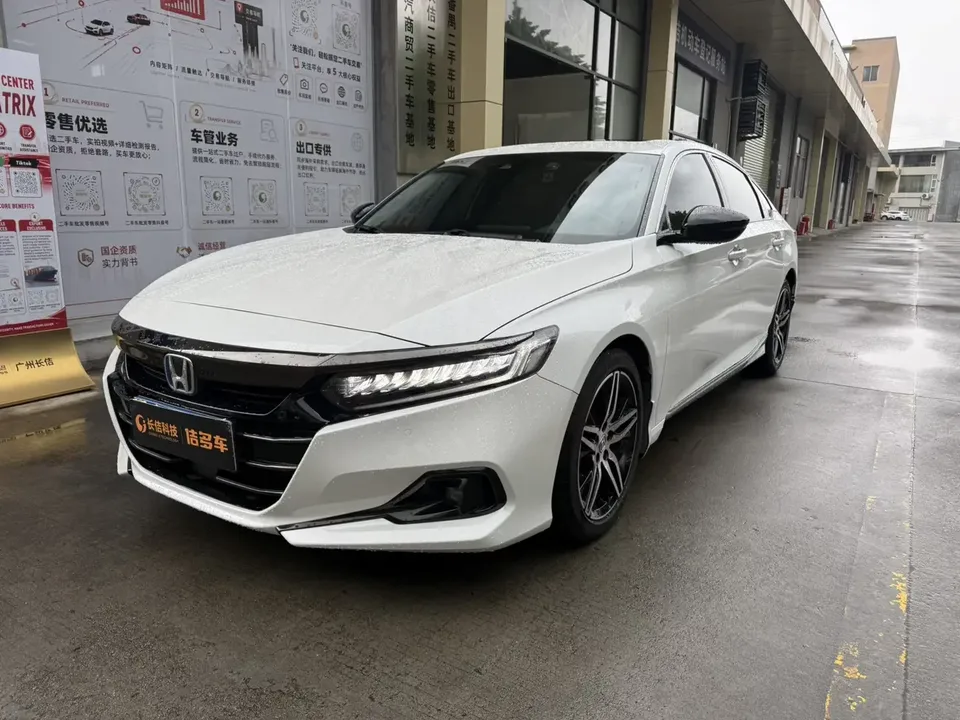 Honda Accord Accord 2022 Sharp Hybrid 2.0L Phantom Night Sharp Smart Edition 2022 — photo 1, buy with delivery to Moscow