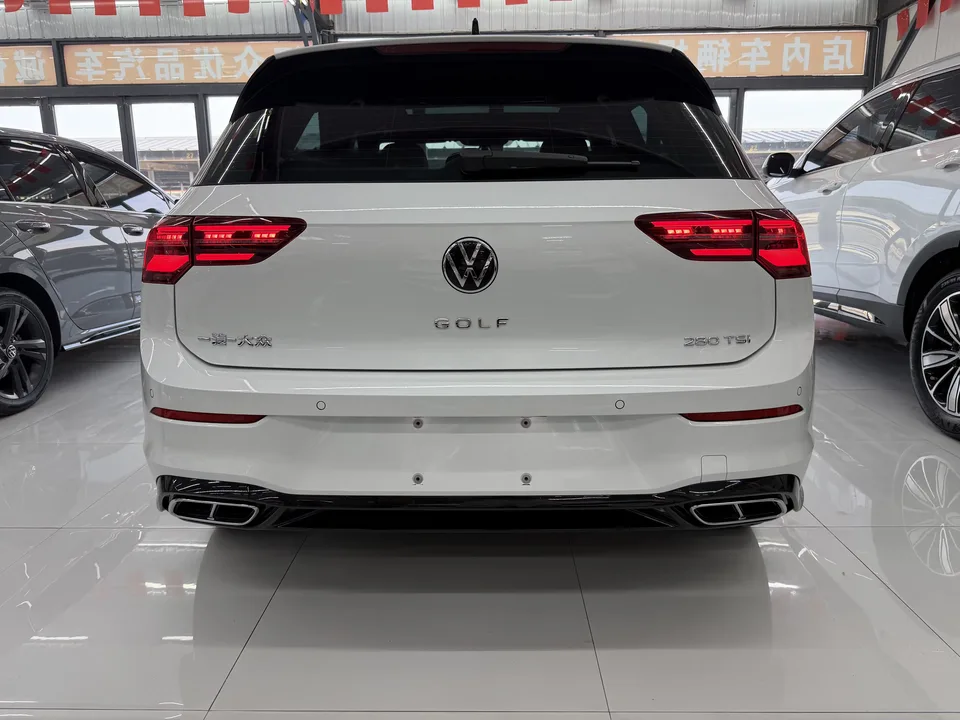 Volkswagen Golf golf 2023 280TSI DSG R-Line facelift 2024 — thumbnail 2