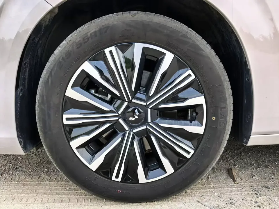 Wuling Starlight 730 EV Starlight 730 EV 2025 500km Luxury 2025 — thumbnail 3