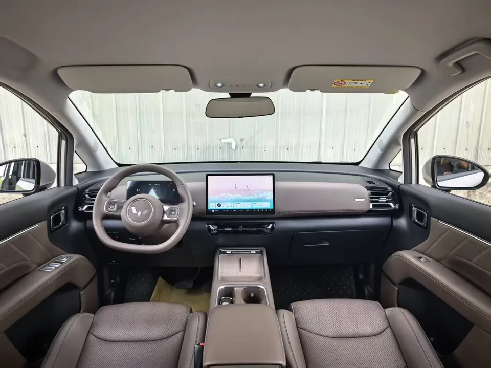Wuling Starlight 730 EV Starlight 730 EV 2025 500km Luxury 2025 — thumbnail 4