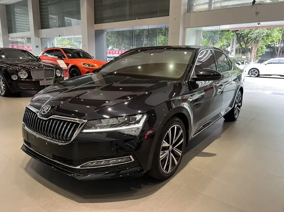 Skoda Superb Speedy 2023 Modified TSI280 DSG Premium Edition 2023 — photo 1, buy with delivery to Moscow