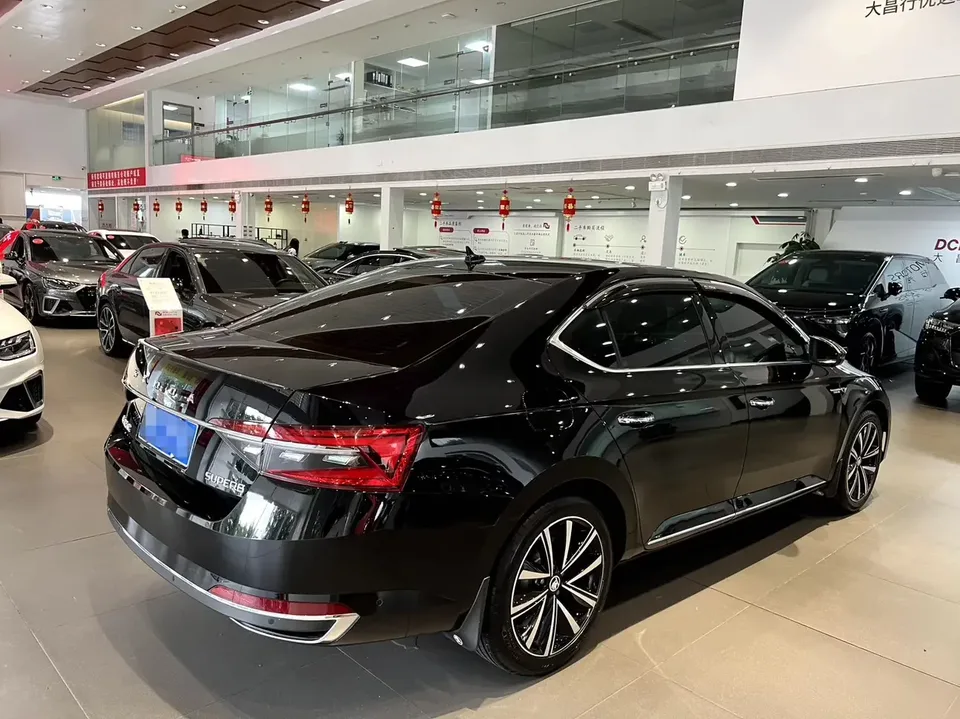 Skoda Superb Speedy 2023 Modified TSI280 DSG Premium Edition 2023 — thumbnail 2