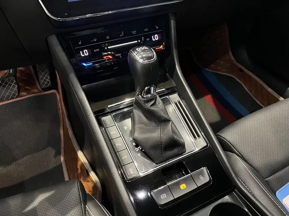 Skoda Superb Speedy 2023 Modified TSI280 DSG Premium Edition 2023 — thumbnail 4