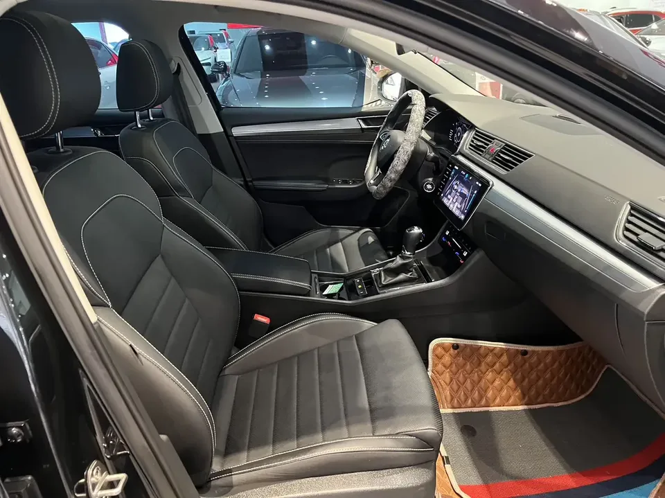 Skoda Superb Speedy 2023 Modified TSI280 DSG Premium Edition 2023 — thumbnail 5