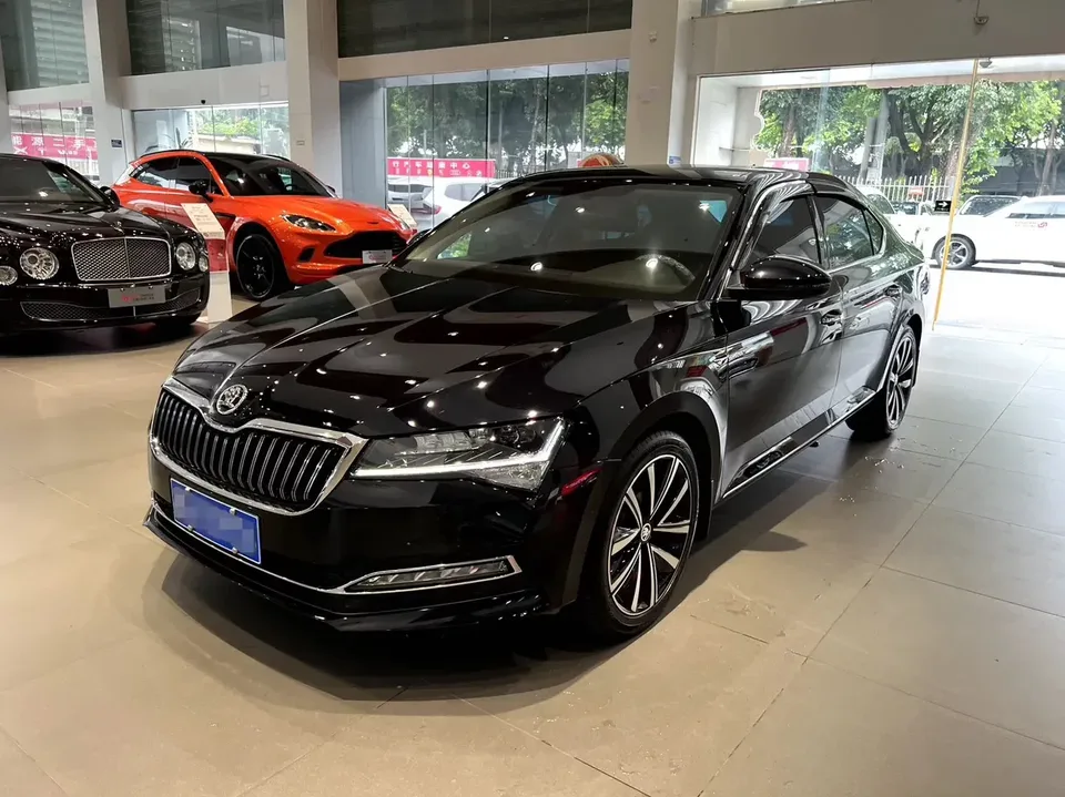 Skoda Superb Speedy 2023 Modified TSI280 DSG Premium Edition 2023 — photo 1, buy with delivery to Moscow