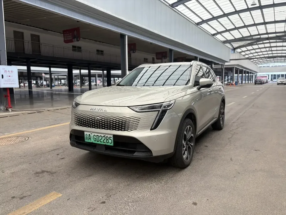 Haval Xiaolong MAX Haval Xiaolong MAX 2023 1.5L Hi4 105 4WD Smart Flagship Edition 2023 — photo 1, buy with delivery to Moscow