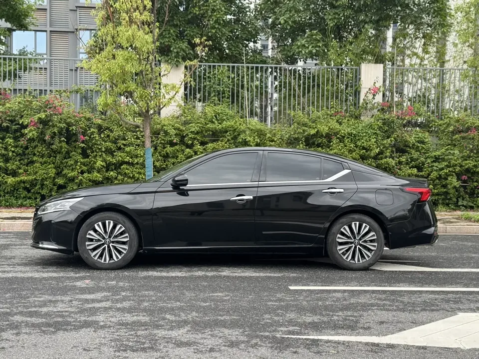 Nissan Altima Sound of nature 2022 2.0L XE Pure Edition 2023 — thumbnail 4