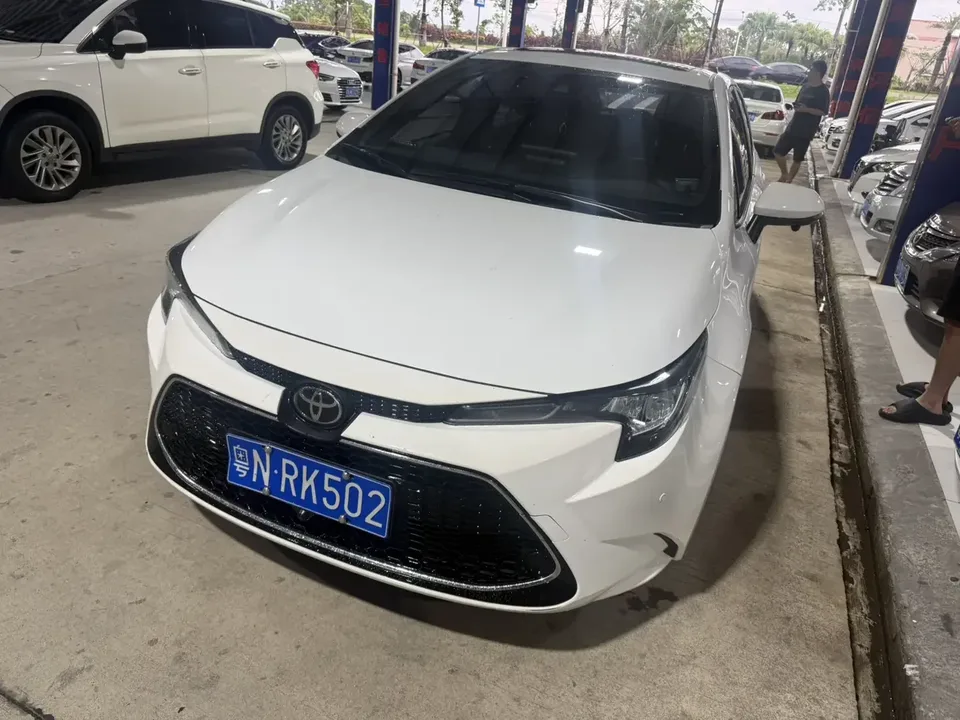 Toyota Levin Lei Ling 2022 185T CVT Deluxe Edition 2022 — photo 1, buy with delivery to Moscow