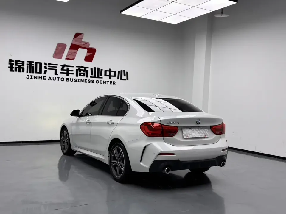 BMW 1 Series BMW 1 Series 2021 120i M Sport 2022 — миниатюра 4