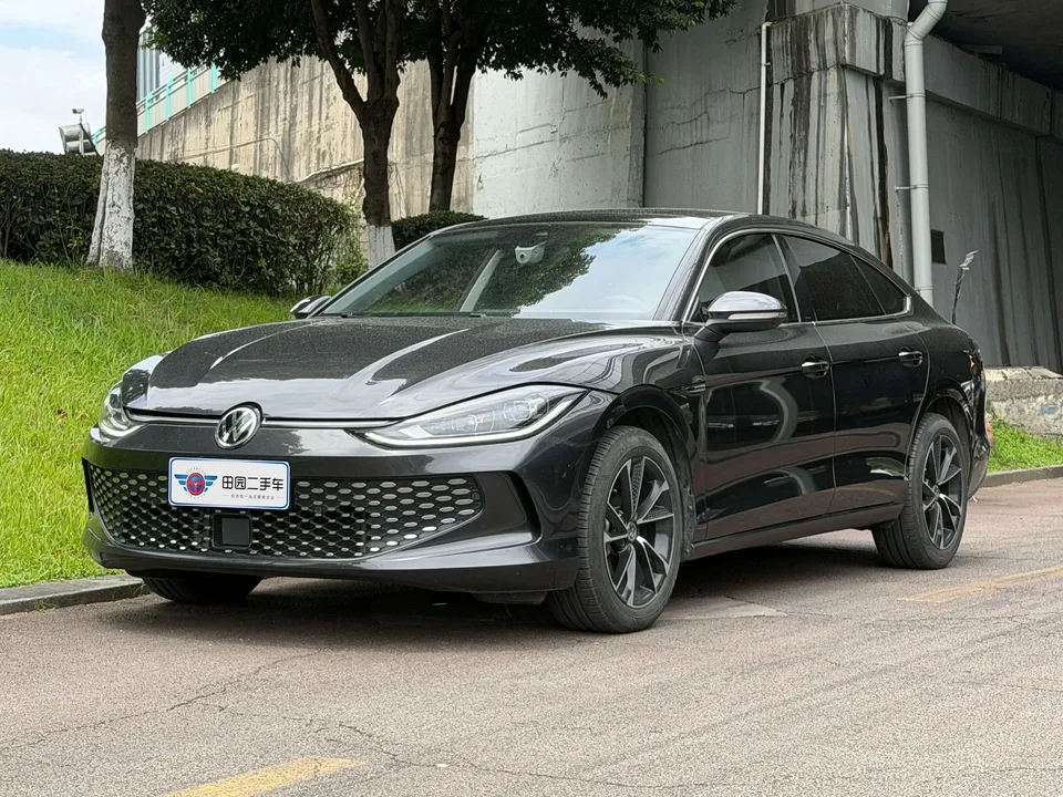 Volkswagen Lamando Lingdu 2024 Lingdu L 280TSI DSG Hot Edition 2025 — photo 1, buy with delivery to Moscow