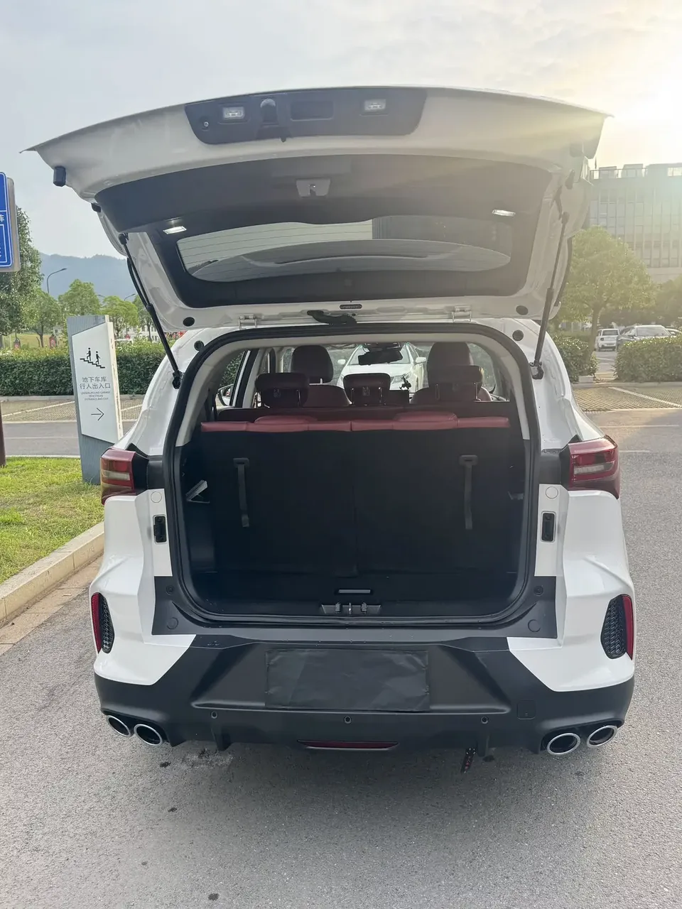 Jetour Jietu X70 Jietu X70 2025 1.5T DCT Beyond PRO 7 Seaters 2025 — thumbnail 3