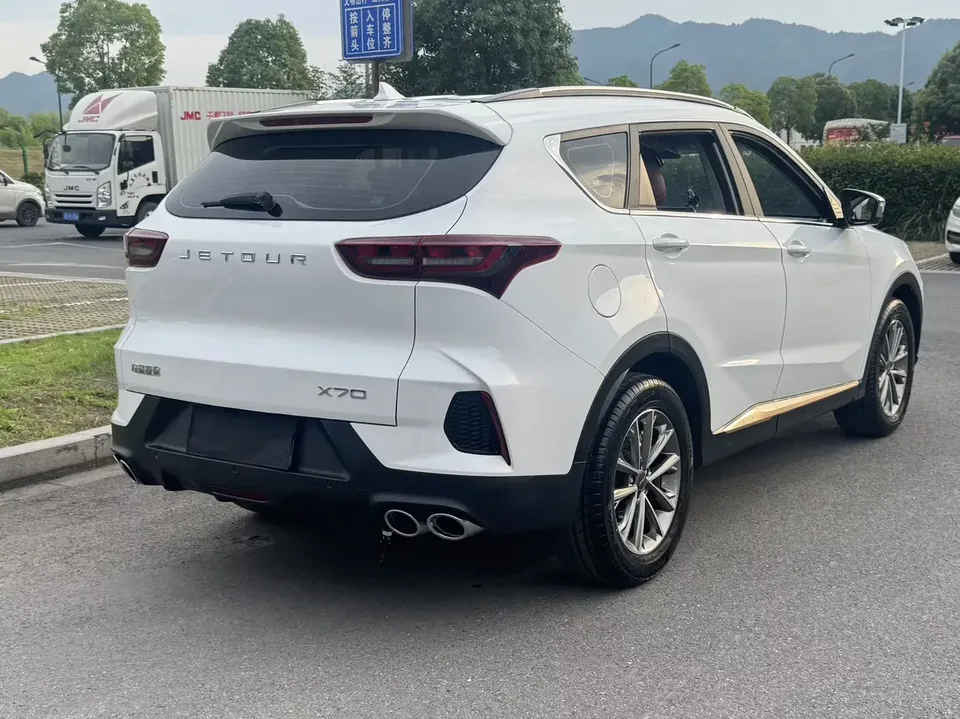 Jetour Jietu X70 Jietu X70 2025 1.5T DCT Beyond PRO 7 Seaters 2025 — thumbnail 4